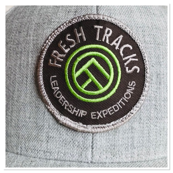 REI Coop Graphic Hat Gray Fresh Tracks Leadership Front Patch Snap Back One Size - Picture 2 of 8